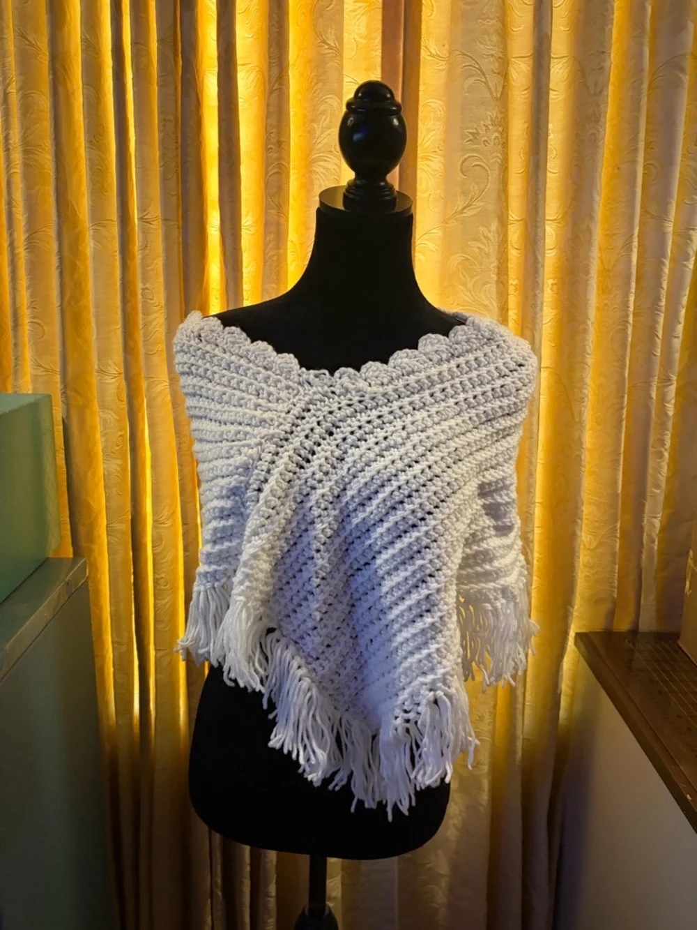 Retro White Crochet Poncho & Matching Beret Set - Boho Fringe Capelet